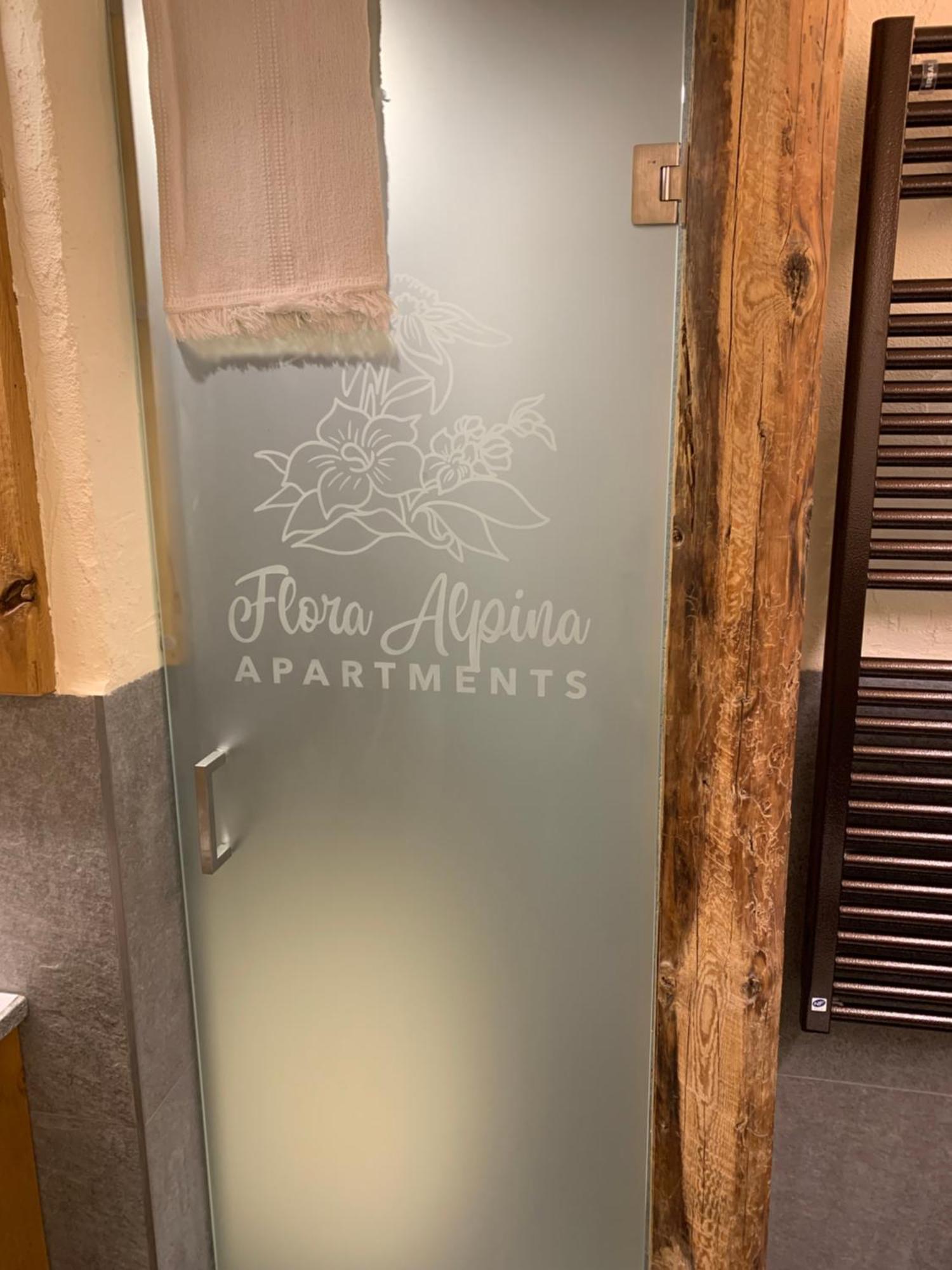 Flora Alpina Apartments-Residenza Verdebjo Gressoney-Saint-Jean Exteriör bild